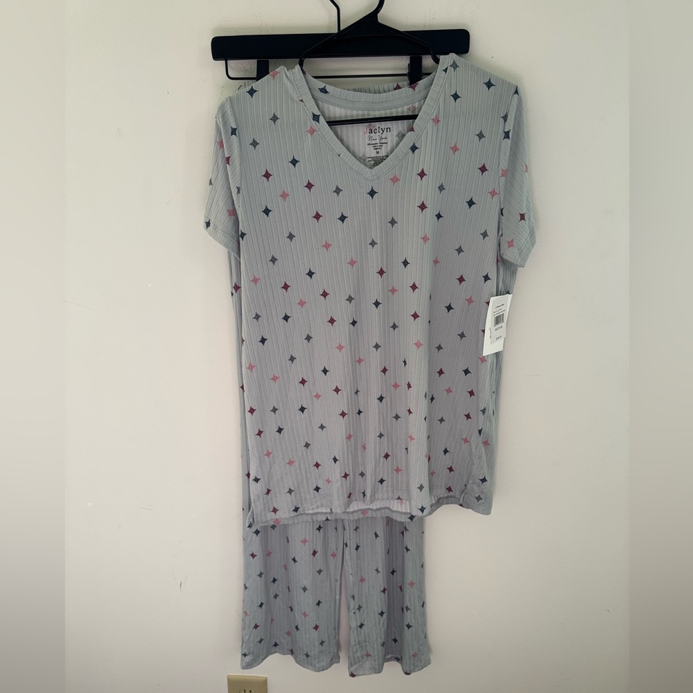 Jaclyn New York Star Patterned PJ Set M